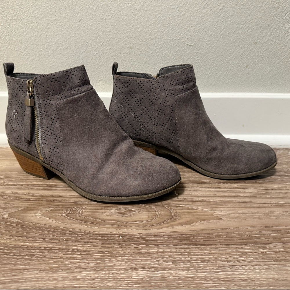 Dr. Scholl's Gray Suede Ankle Boots with Western Flair